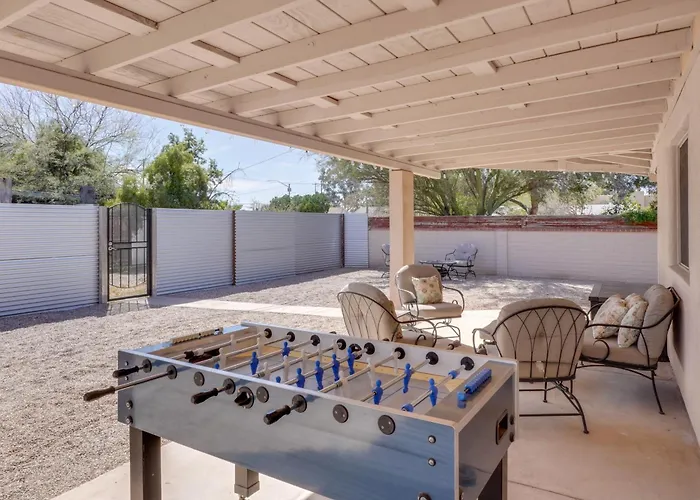 Spacious Tucson Home! Near Uarizona & Banner Holiday home *