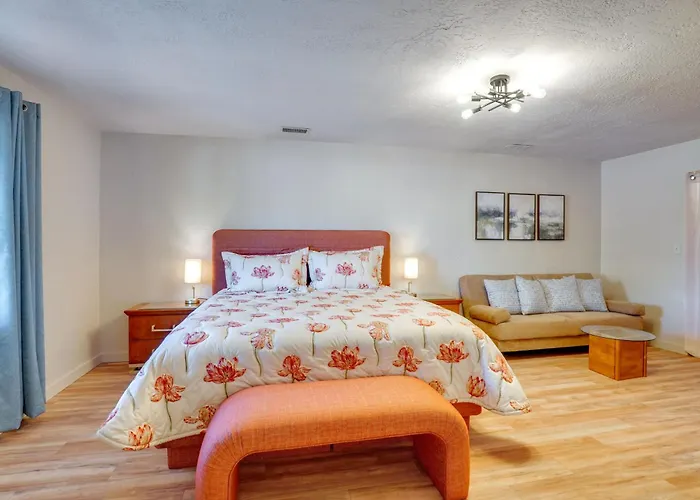 Holiday home Spacious Tucson Home! Near Uarizona & Banner *