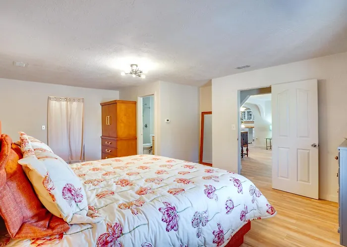 Spacious Tucson Home! Near Uarizona & Banner Holiday home Tucson