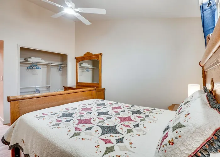 Spacious Tucson Home! Near Uarizona & Banner Tucson