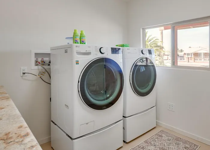 Spacious Tucson Home! Near Uarizona & Banner Tucson