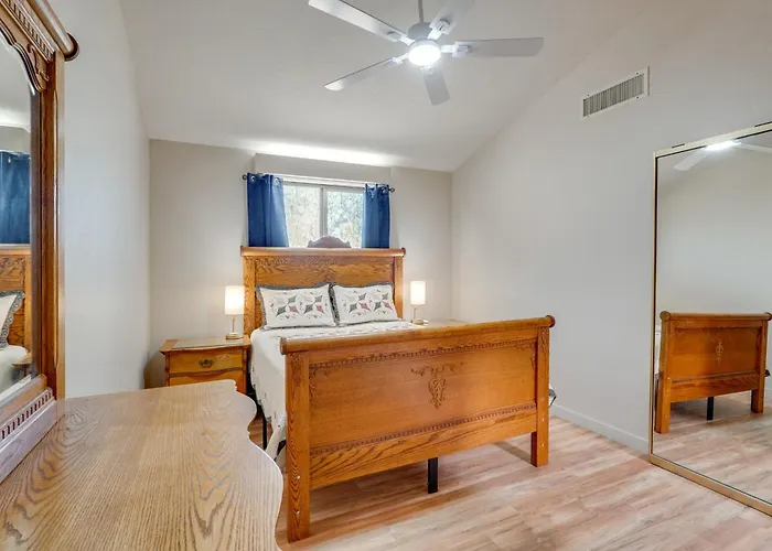 Spacious Tucson Home! Near Uarizona & Banner Holiday home *