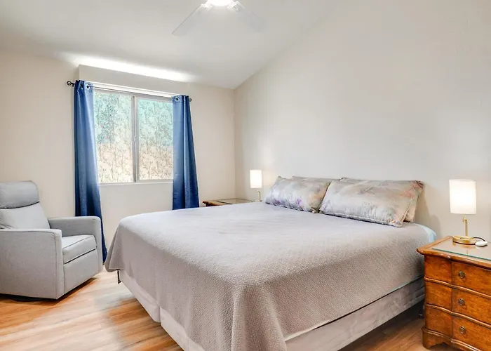 Spacious Tucson Home! Near Uarizona & Banner Holiday home