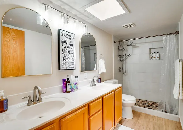 Spacious Tucson Home! Near Uarizona & Banner * Tucson